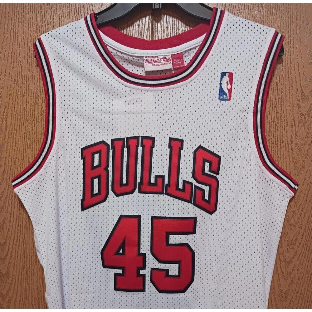 Michael Jordan (Mitchell/Ness)-(Bulls)-(No.45)-(White/Red)-(XL)-(New)-$100.00 - Picture 5 of 9